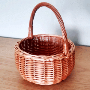 Väike lilleneiu korv